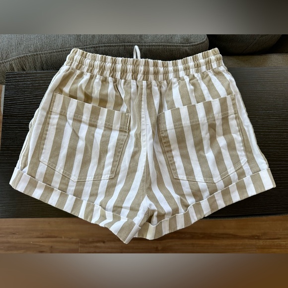 Striped Drawstring Mid Rise Shorts - Picture 3 of 5